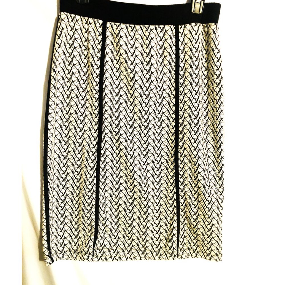 Le Lis Jacquard Pull-On Pencil Skirt